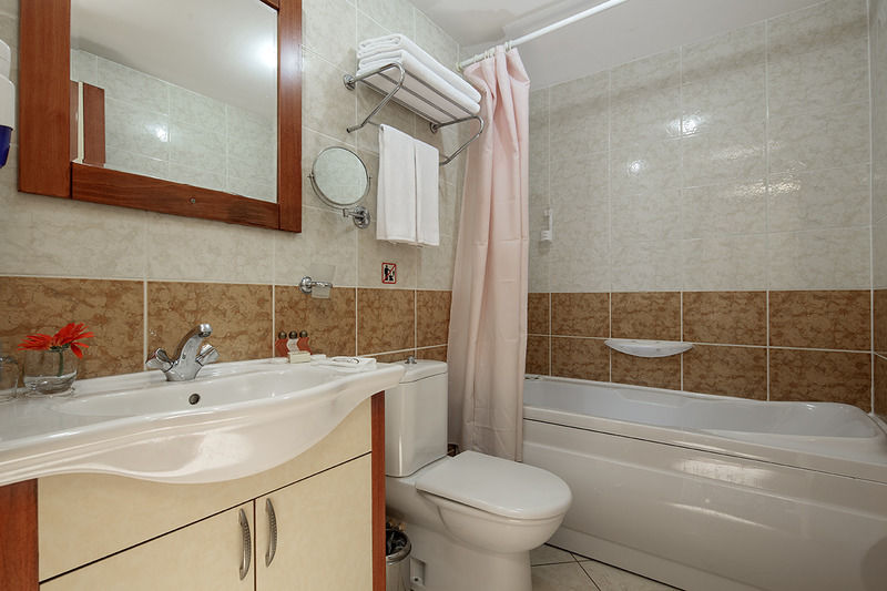Alaiye Kleopatra Hotel อลันยา ภายนอก รูปภาพ
