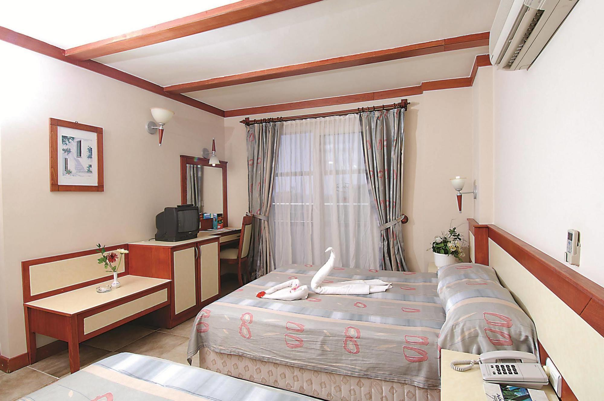 Alaiye Kleopatra Hotel อลันยา ภายนอก รูปภาพ